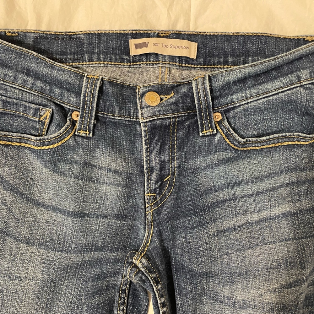 Levi’s 524 Too Superlow Women’s straight/skinny leg jeans, Medium blue